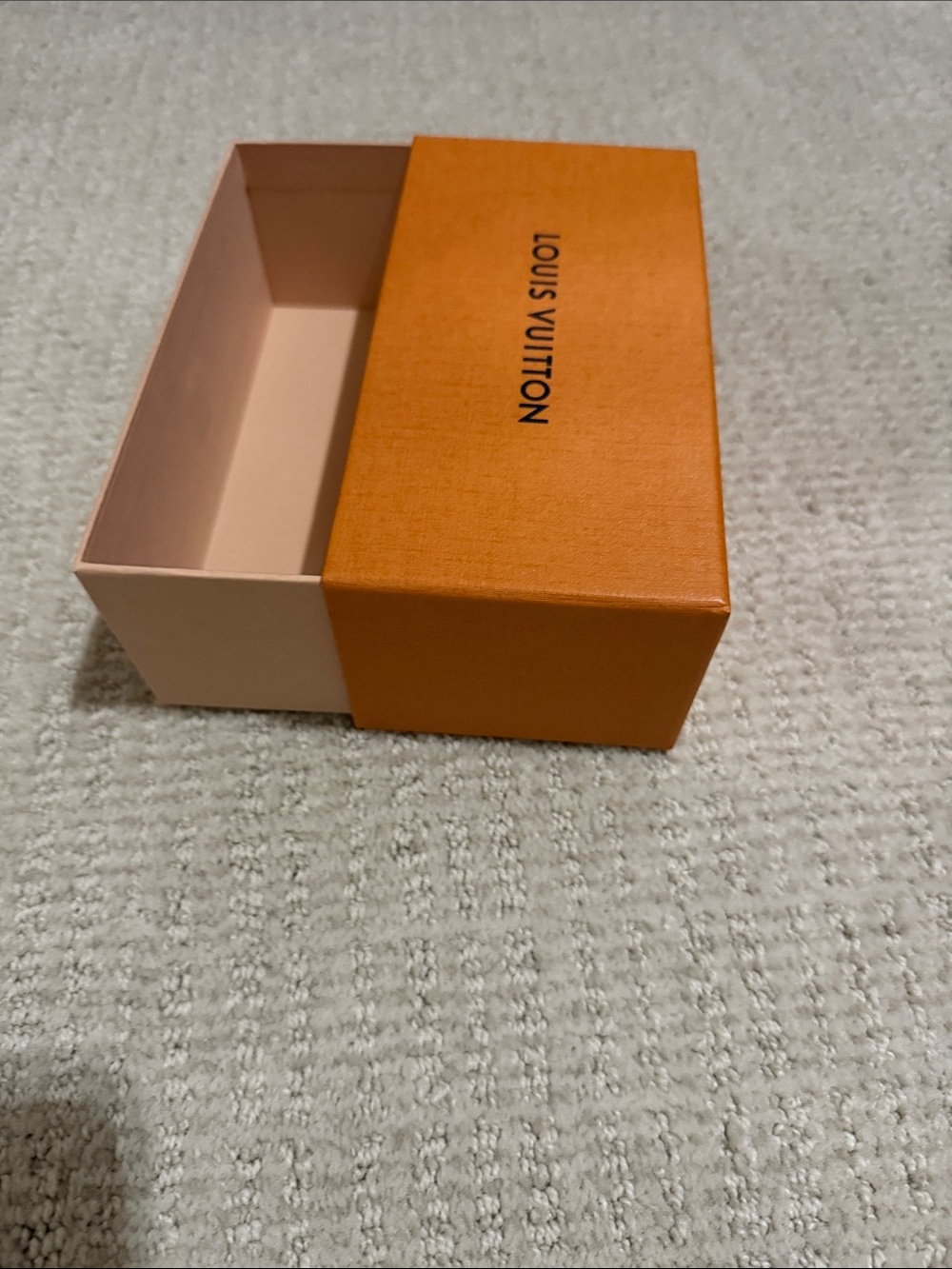 Louis Vuitton box, non smoking, non pet home. Set of 5. - Picture 2 of 8